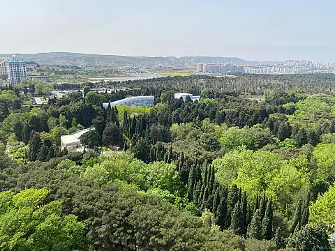 Satılır 4 otaqlı mənzil 170 m²