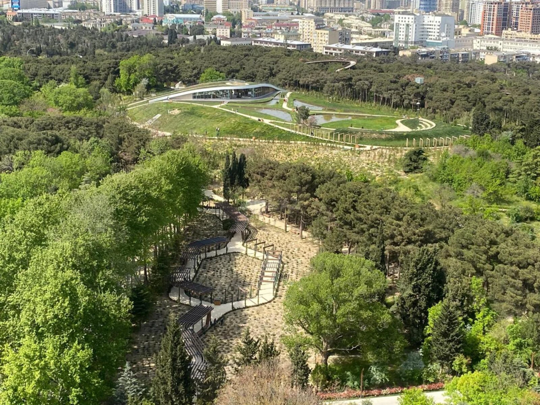 Satılır 4 otaqlı mənzil 170 m²