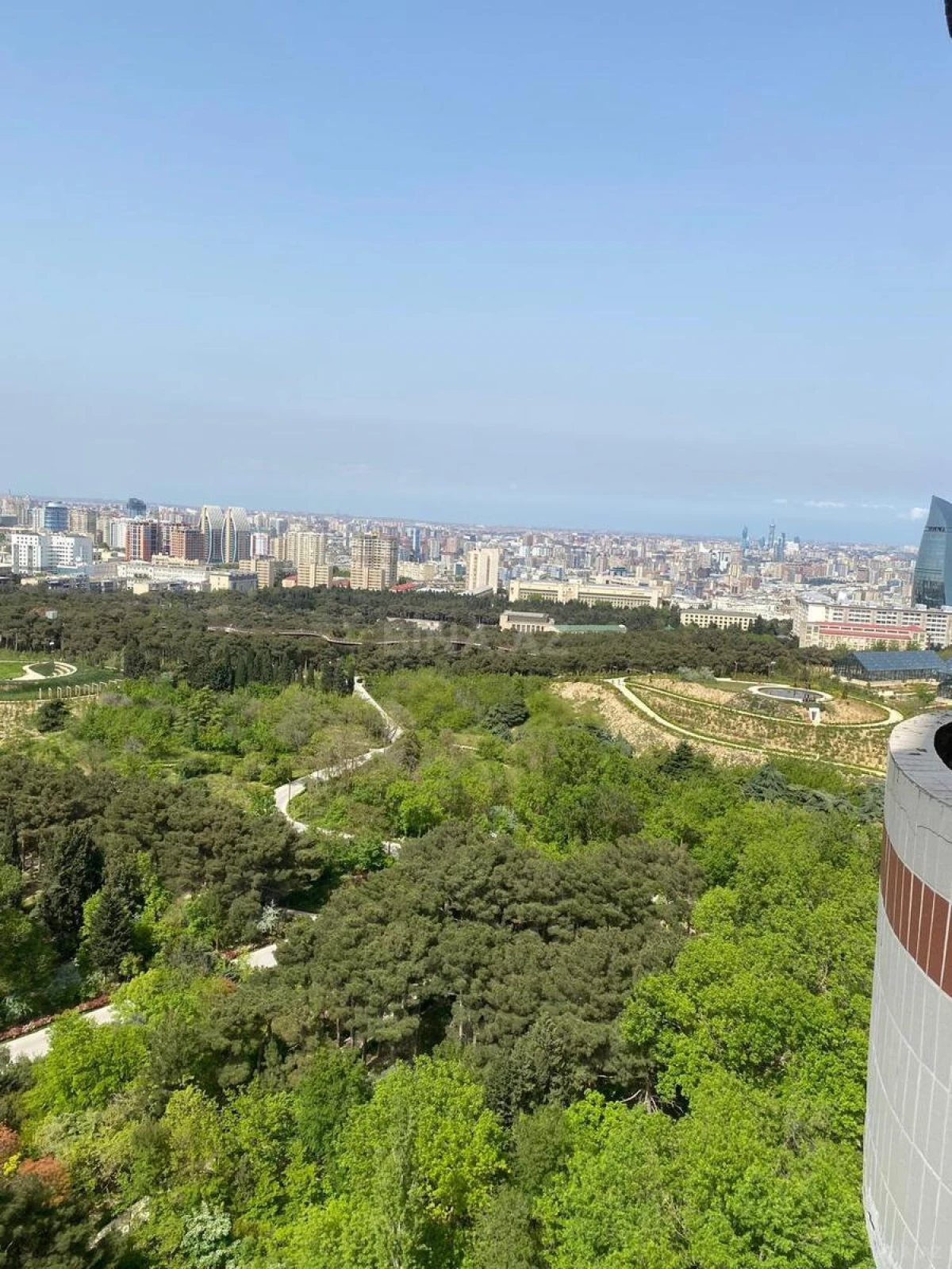 Satılır 4 otaqlı mənzil 170 m²