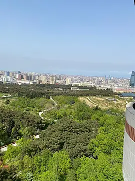 Satılır 4 otaqlı mənzil 170 m²