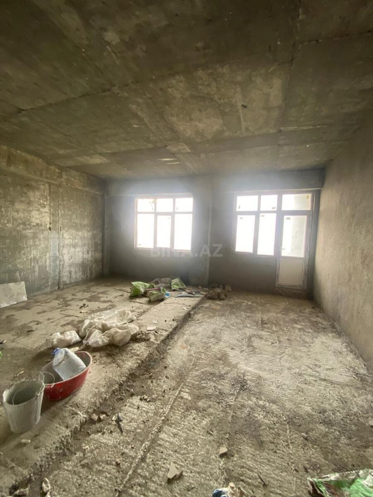 Satılır 4 otaqlı mənzil 170 m²