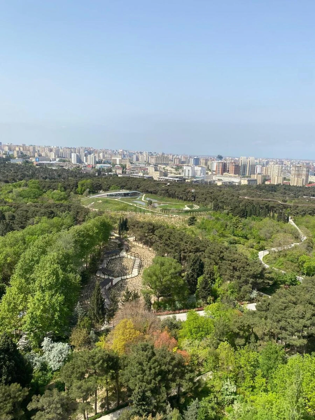 Satılır 4 otaqlı mənzil 170 m²