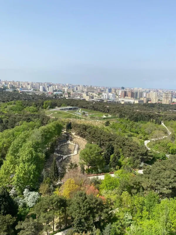 Satılır 4 otaqlı mənzil 170 m²