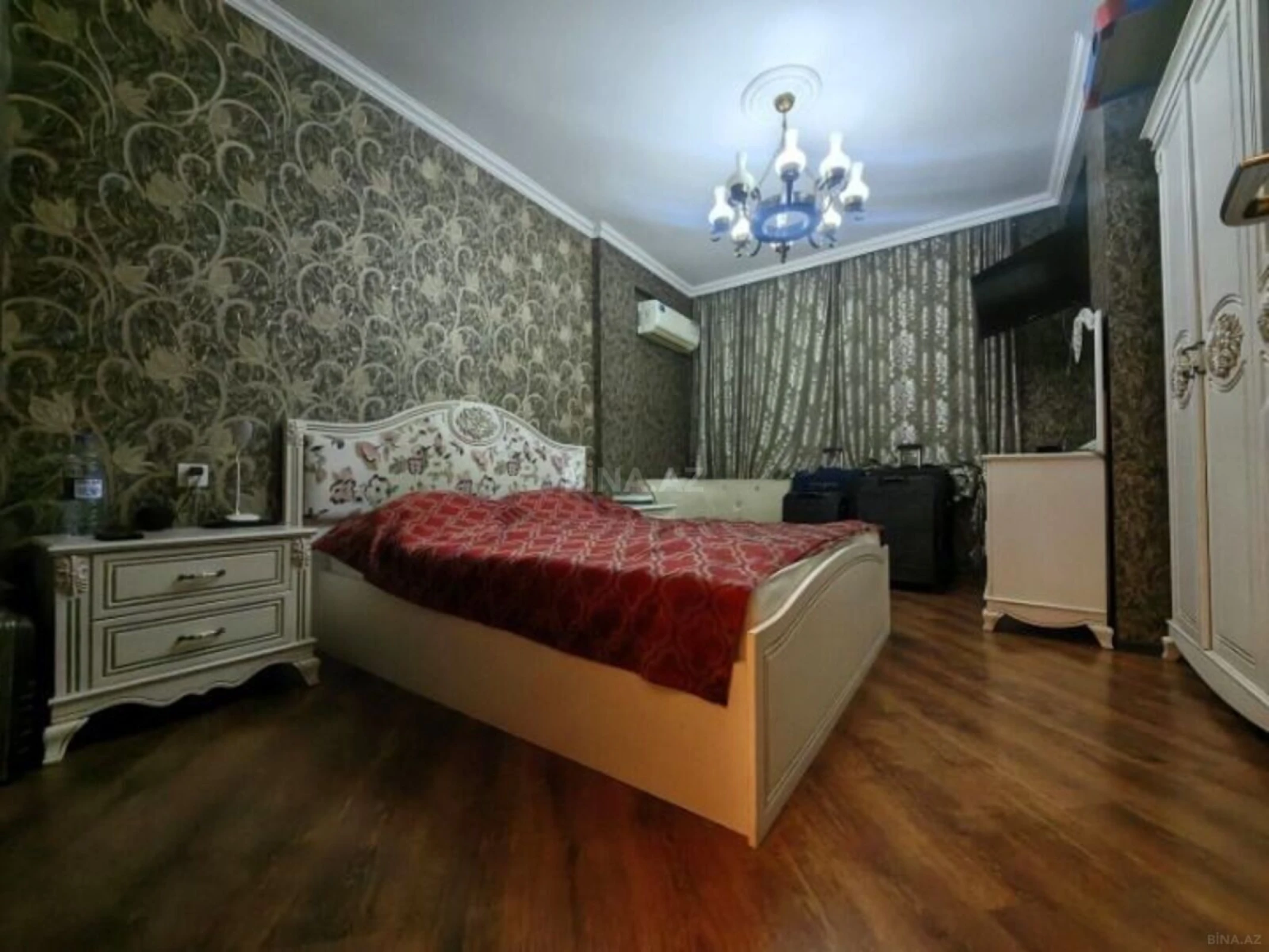 Satılır 2 otaqlı mənzil 68 m²
