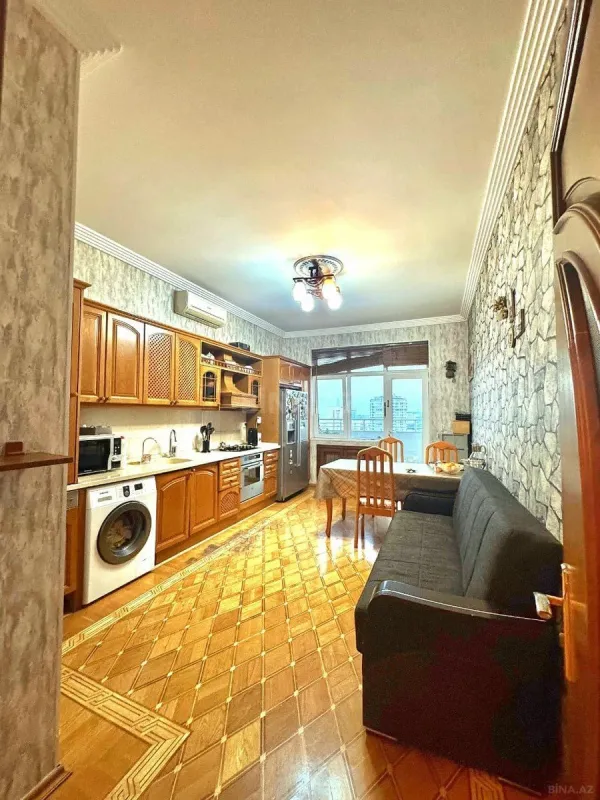 Satılır 3 otaqlı mənzil 155 m²