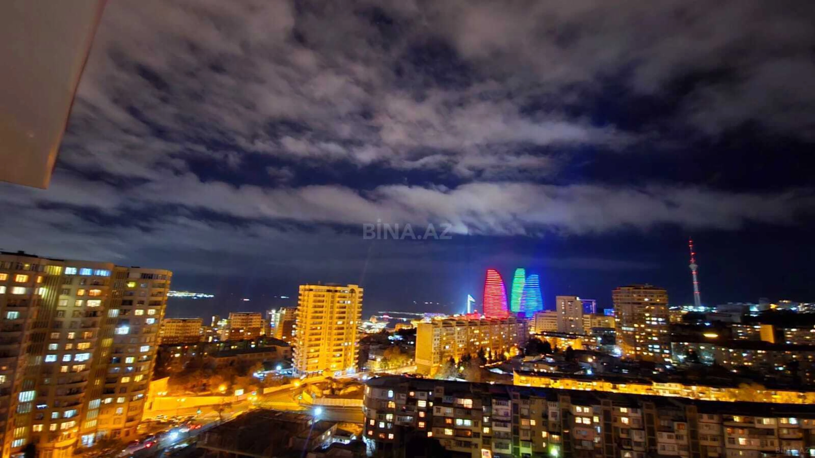 Satılır 3 otaqlı mənzil 155 m²