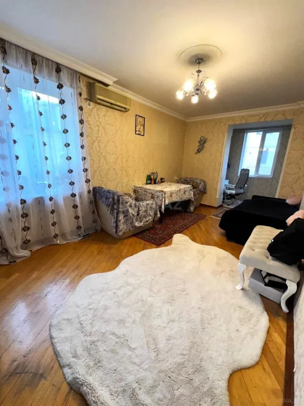 Satılır 2 otaqlı mənzil 60 m²