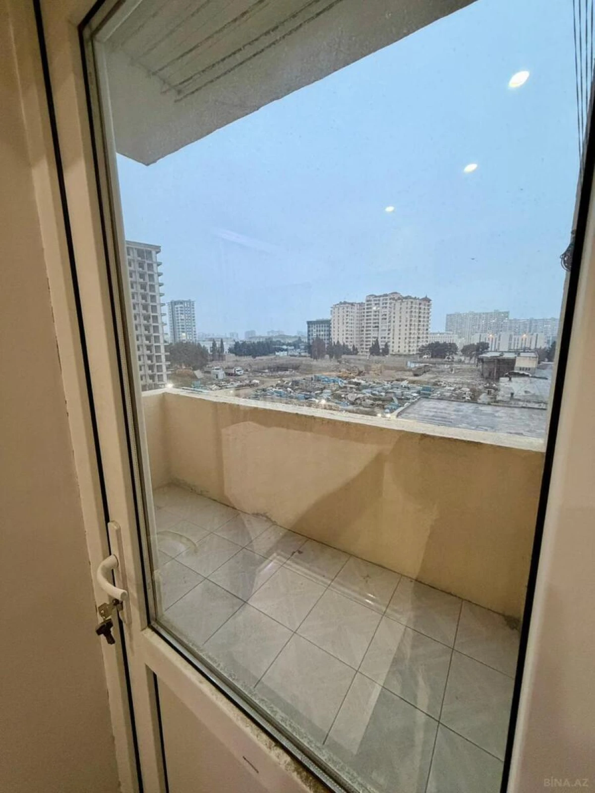 Satılır 3 otaqlı mənzil 112 m²