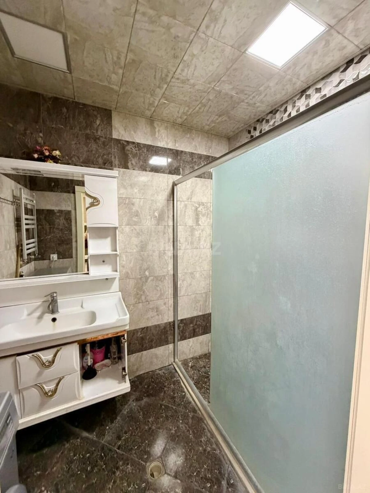 Satılır 3 otaqlı mənzil 112 m²