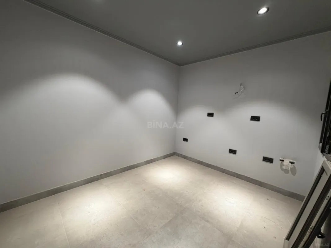 Satılır 4 otaqlı ofis 264 m²