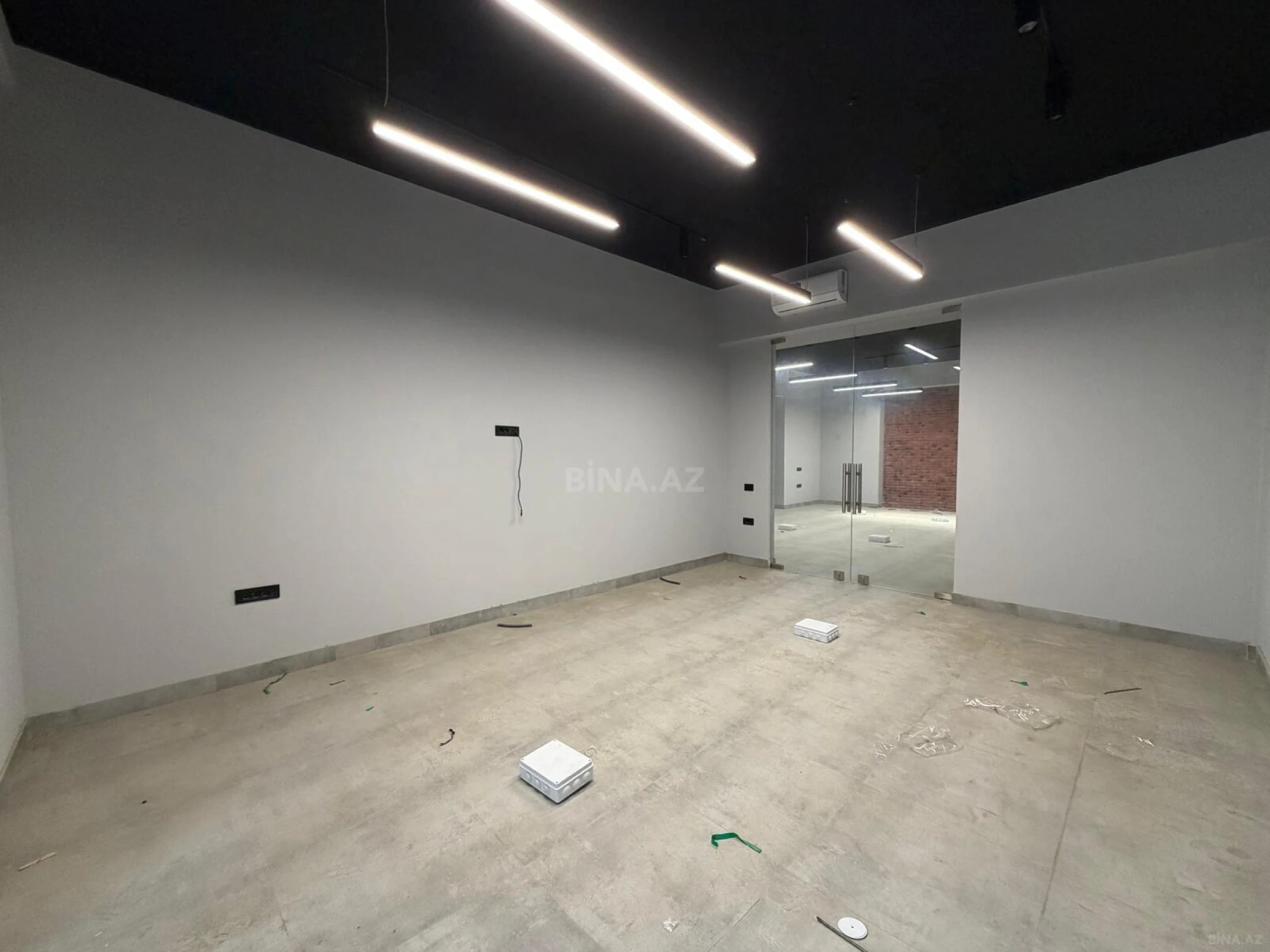 Satılır 4 otaqlı ofis 264 m²