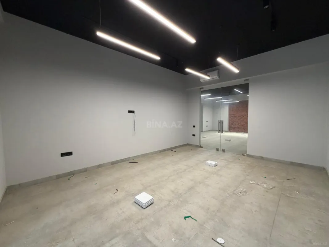 Satılır 4 otaqlı ofis 264 m²