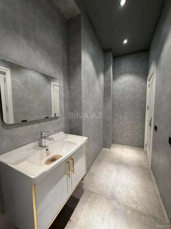 Satılır 4 otaqlı ofis 264 m²