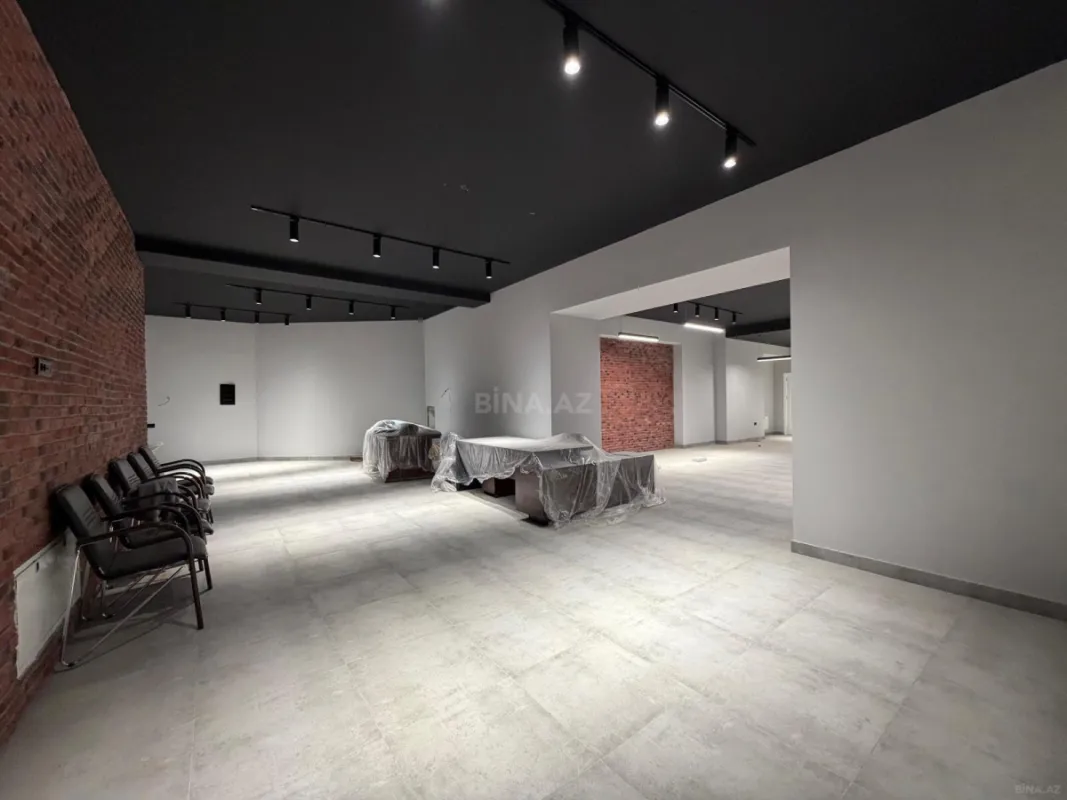 Satılır 4 otaqlı ofis 264 m²