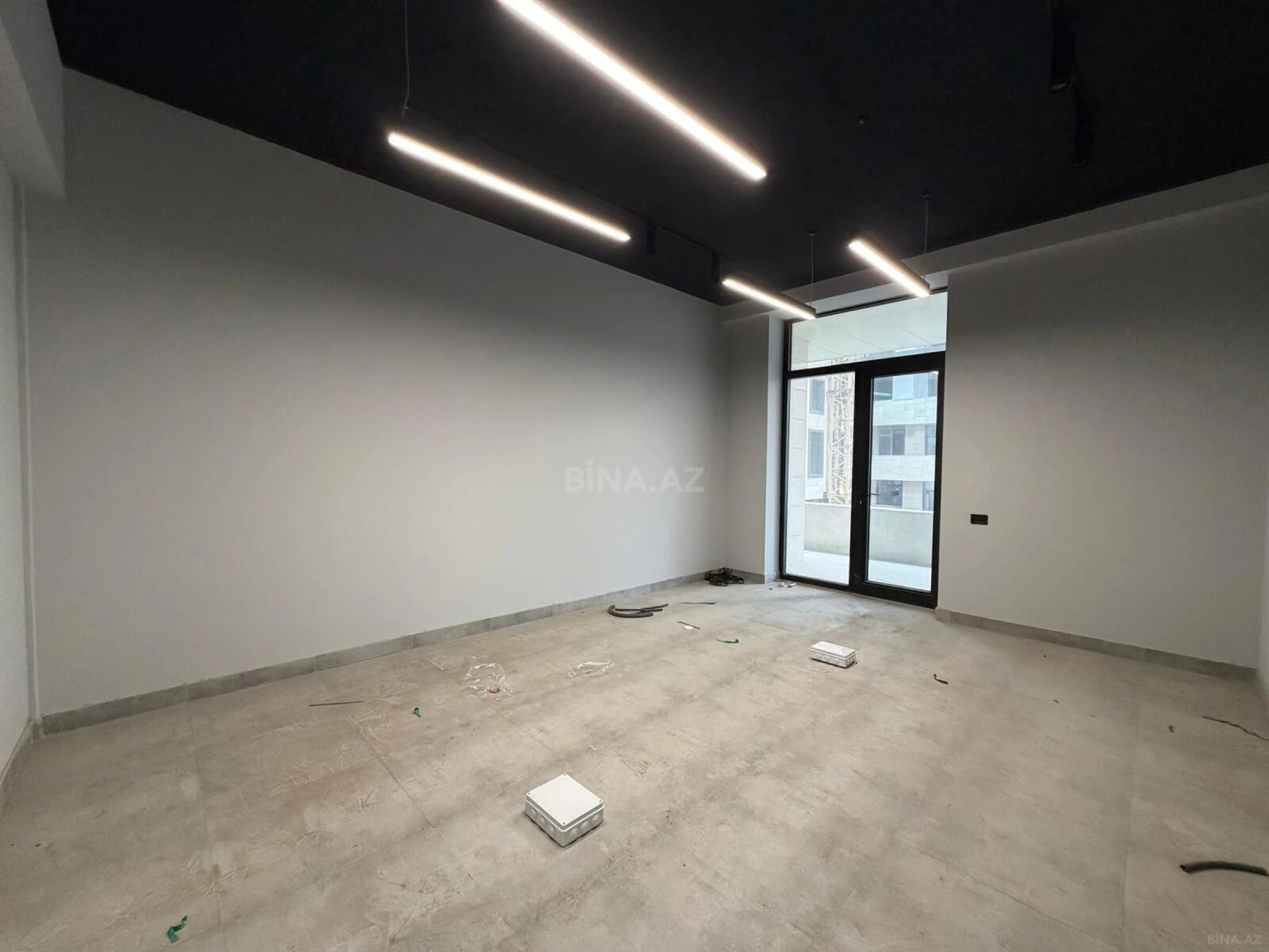 Satılır 4 otaqlı ofis 264 m²