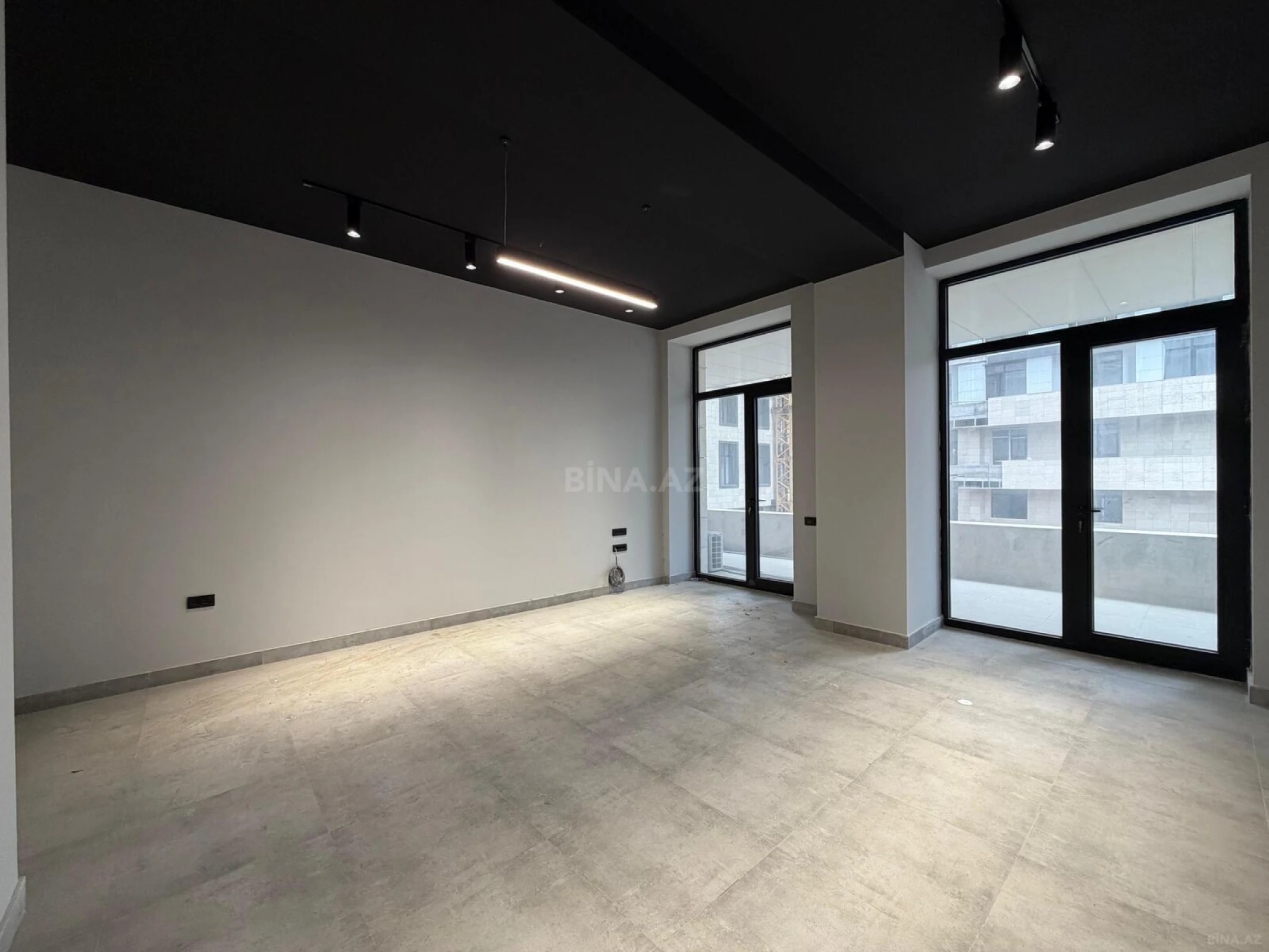 Satılır 4 otaqlı ofis 264 m²