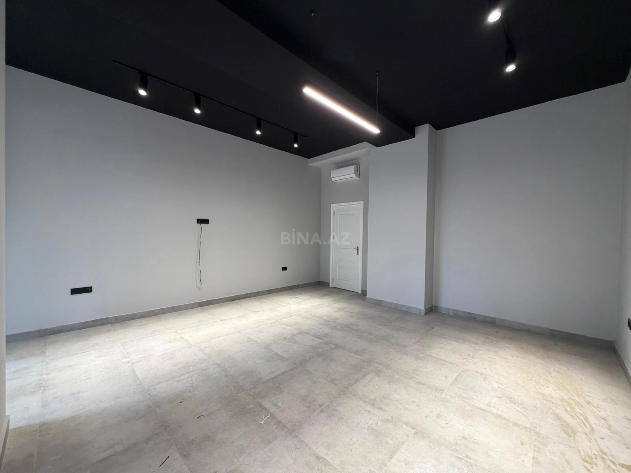 Satılır 4 otaqlı ofis 264 m²