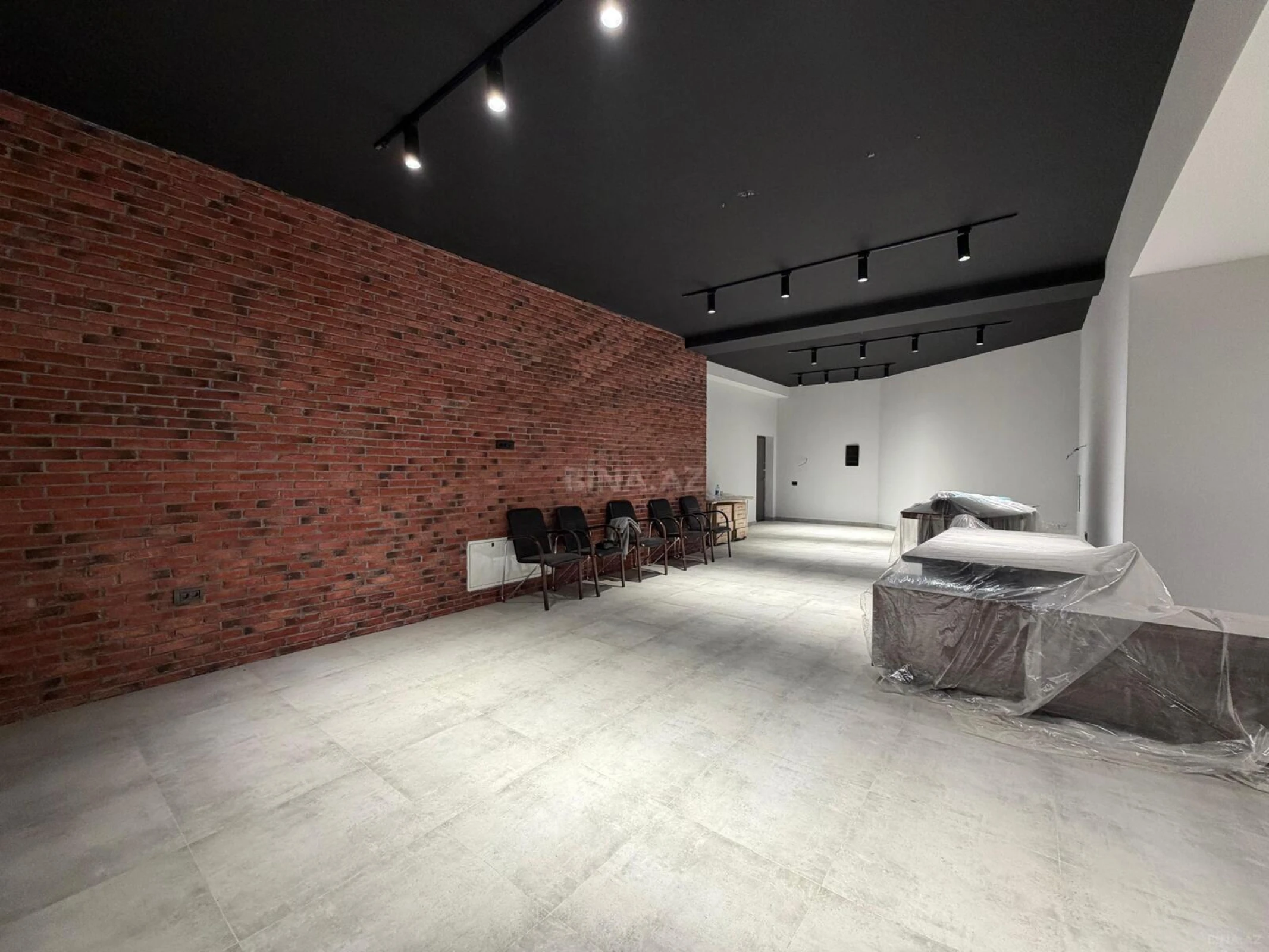 Satılır 4 otaqlı ofis 264 m²