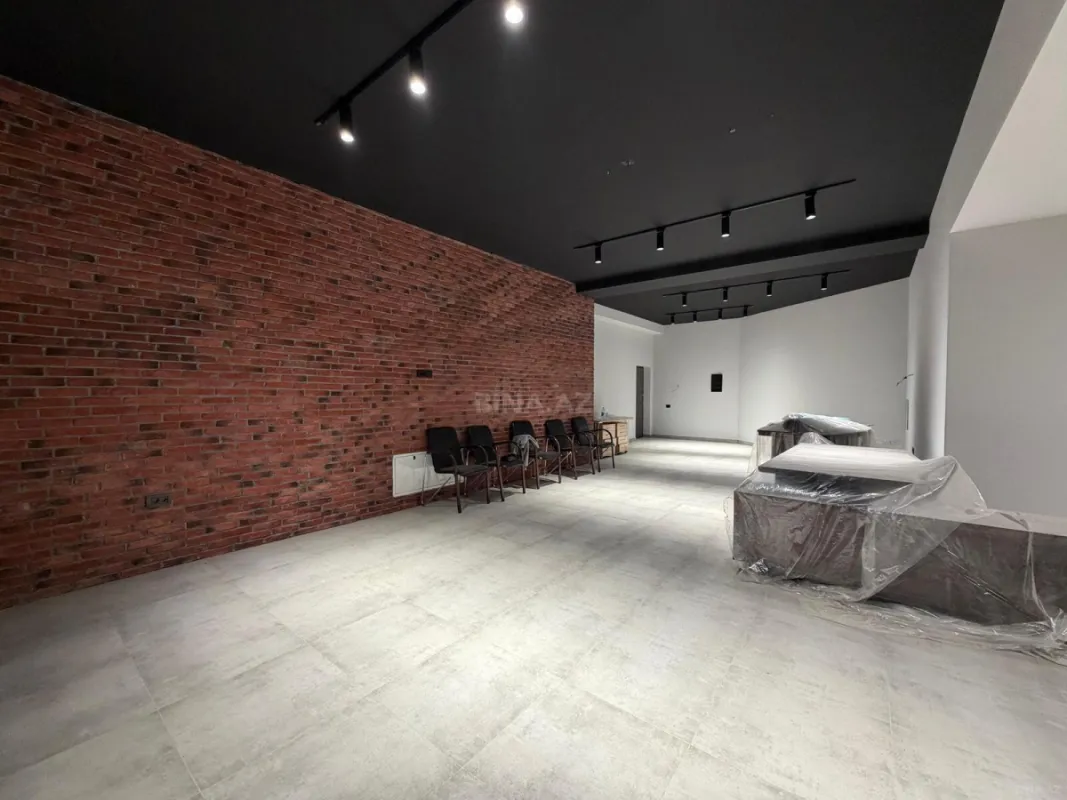 Satılır 4 otaqlı ofis 264 m²