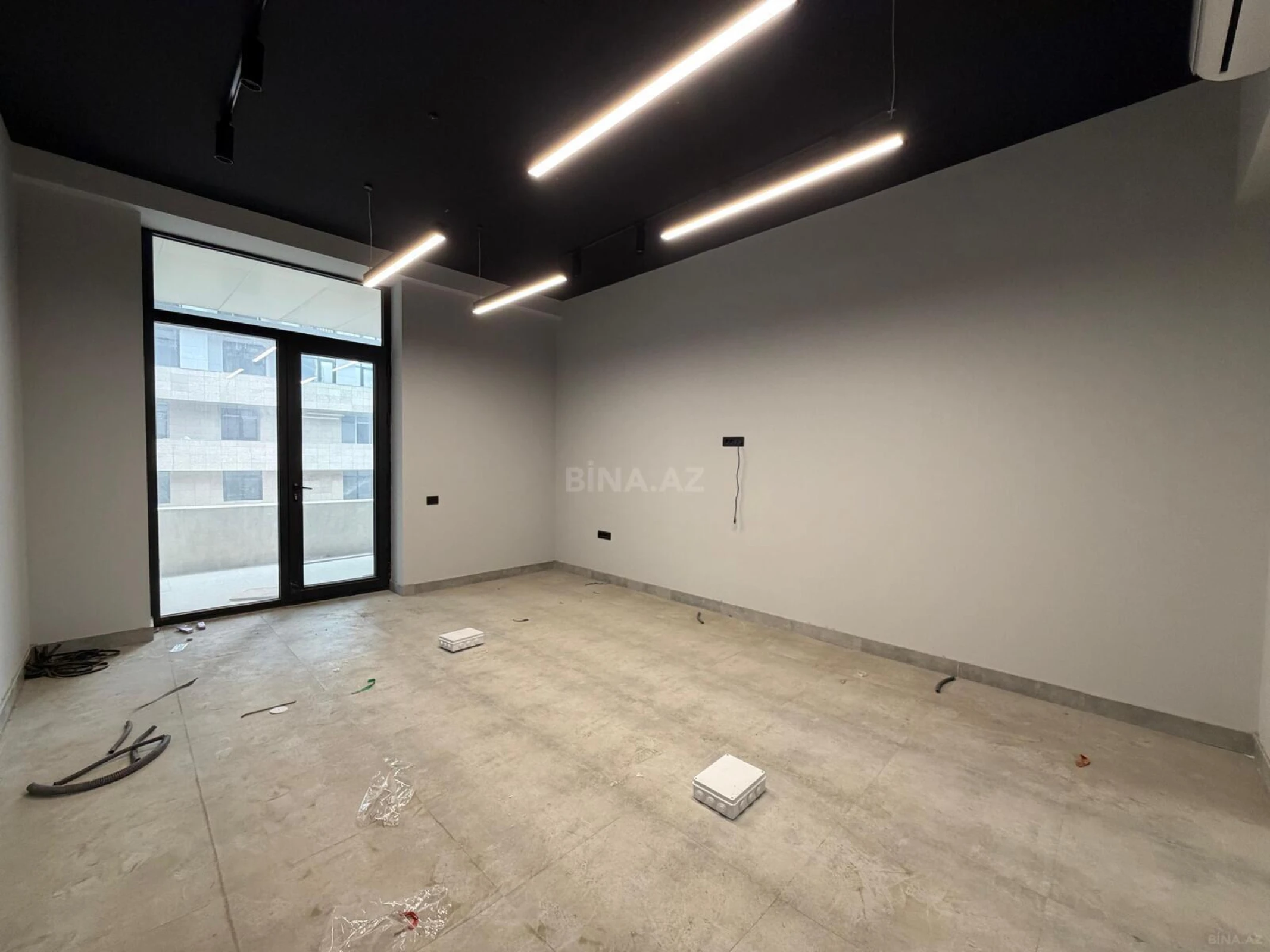 Satılır 4 otaqlı ofis 264 m²