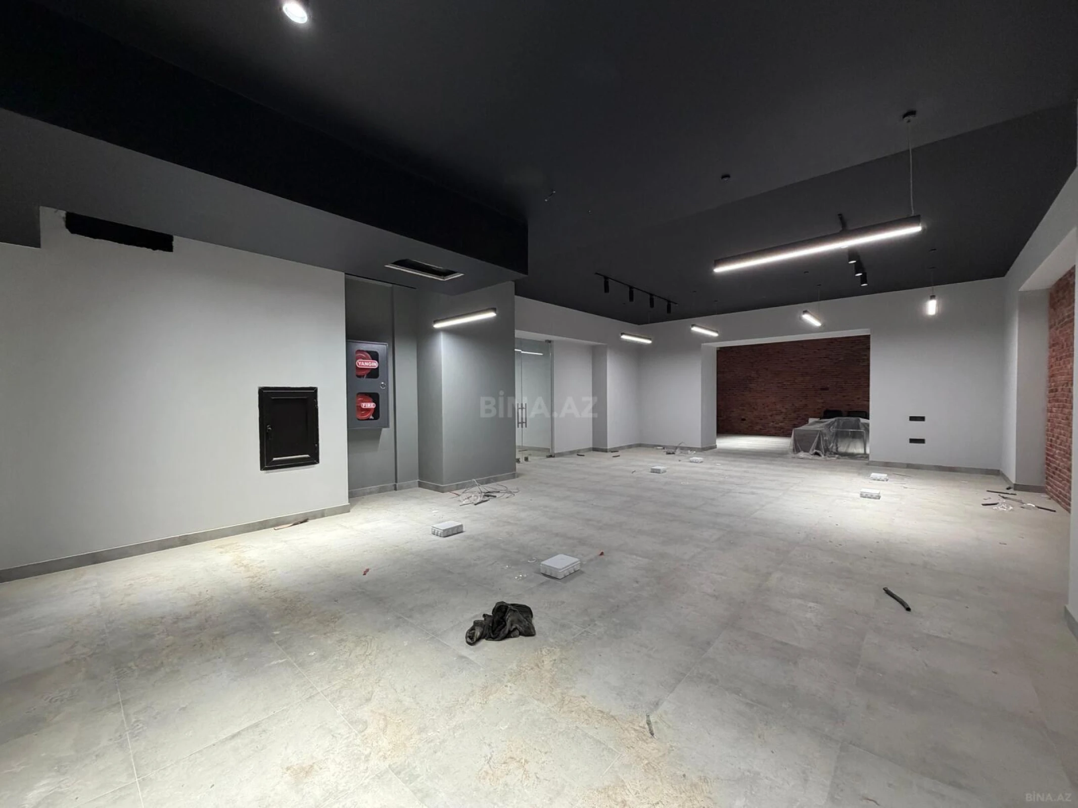 Satılır 4 otaqlı ofis 264 m²