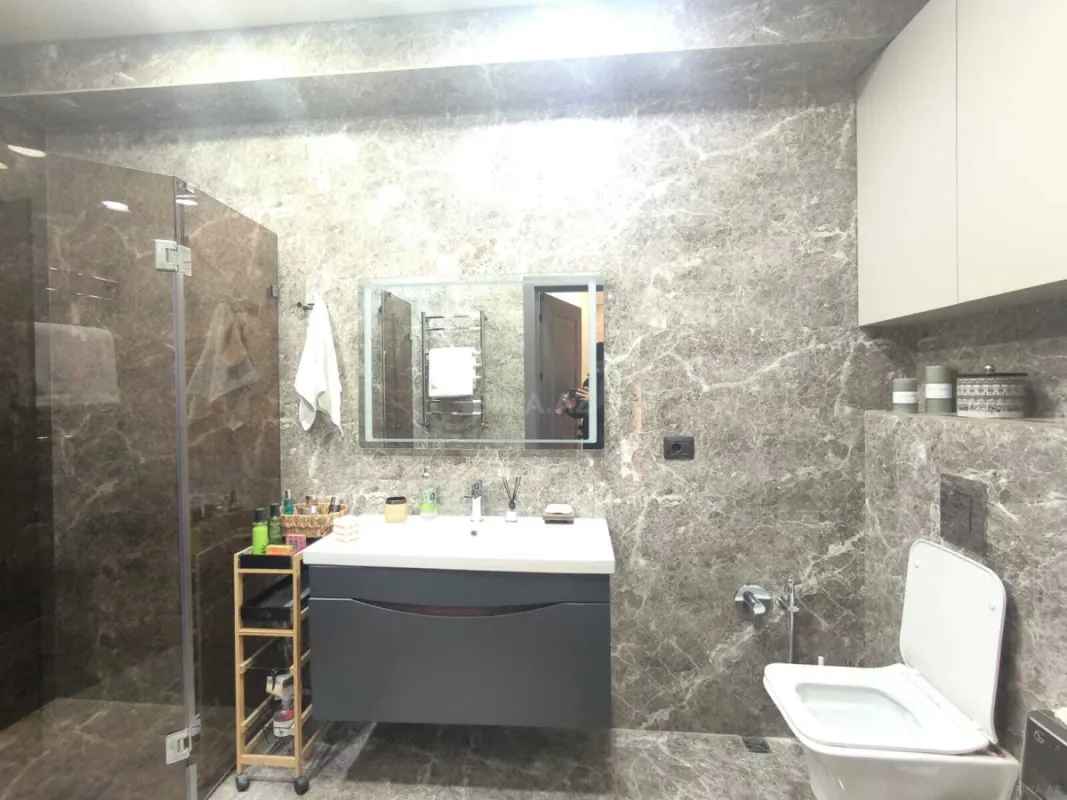 Kirayə verilir 3 otaqlı mənzil 140 m²