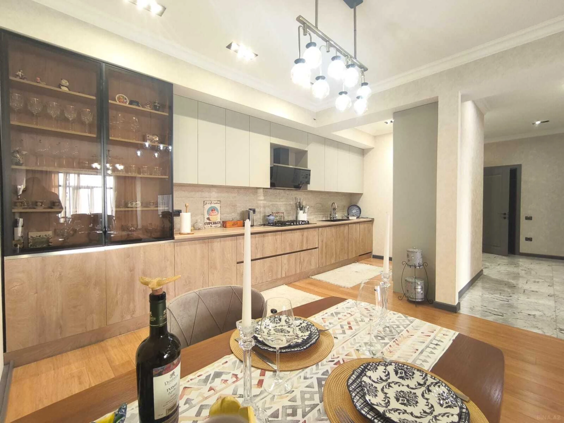 Kirayə verilir 3 otaqlı mənzil 140 m²