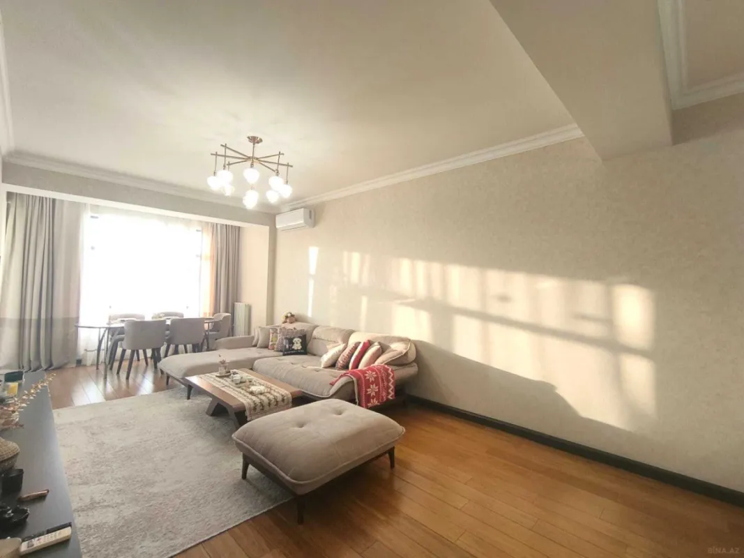 Kirayə verilir 3 otaqlı mənzil 140 m²