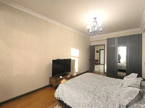 Kirayə verilir 3 otaqlı mənzil 140 m²