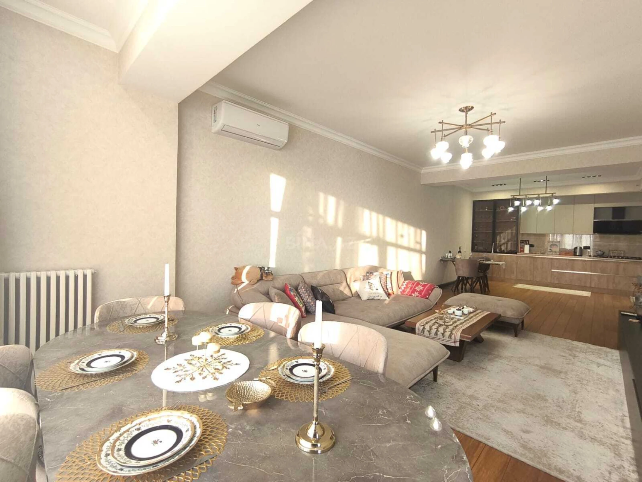 Kirayə verilir 3 otaqlı mənzil 140 m²