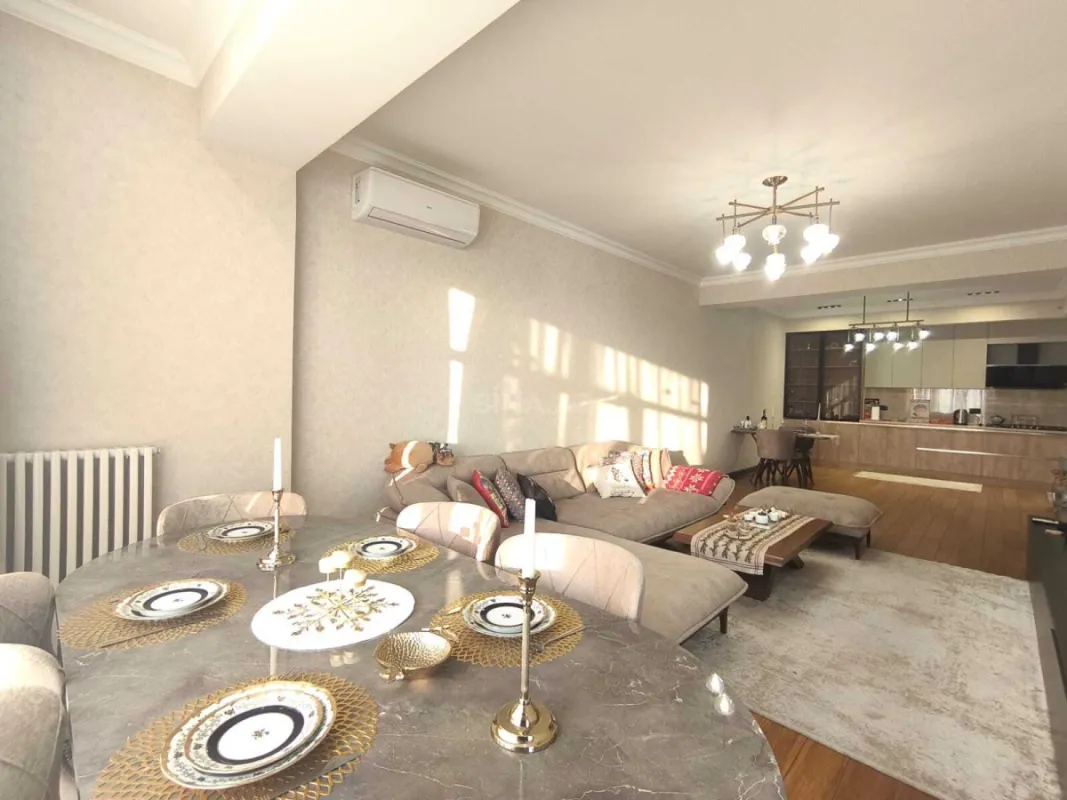 Kirayə verilir 3 otaqlı mənzil 140 m²