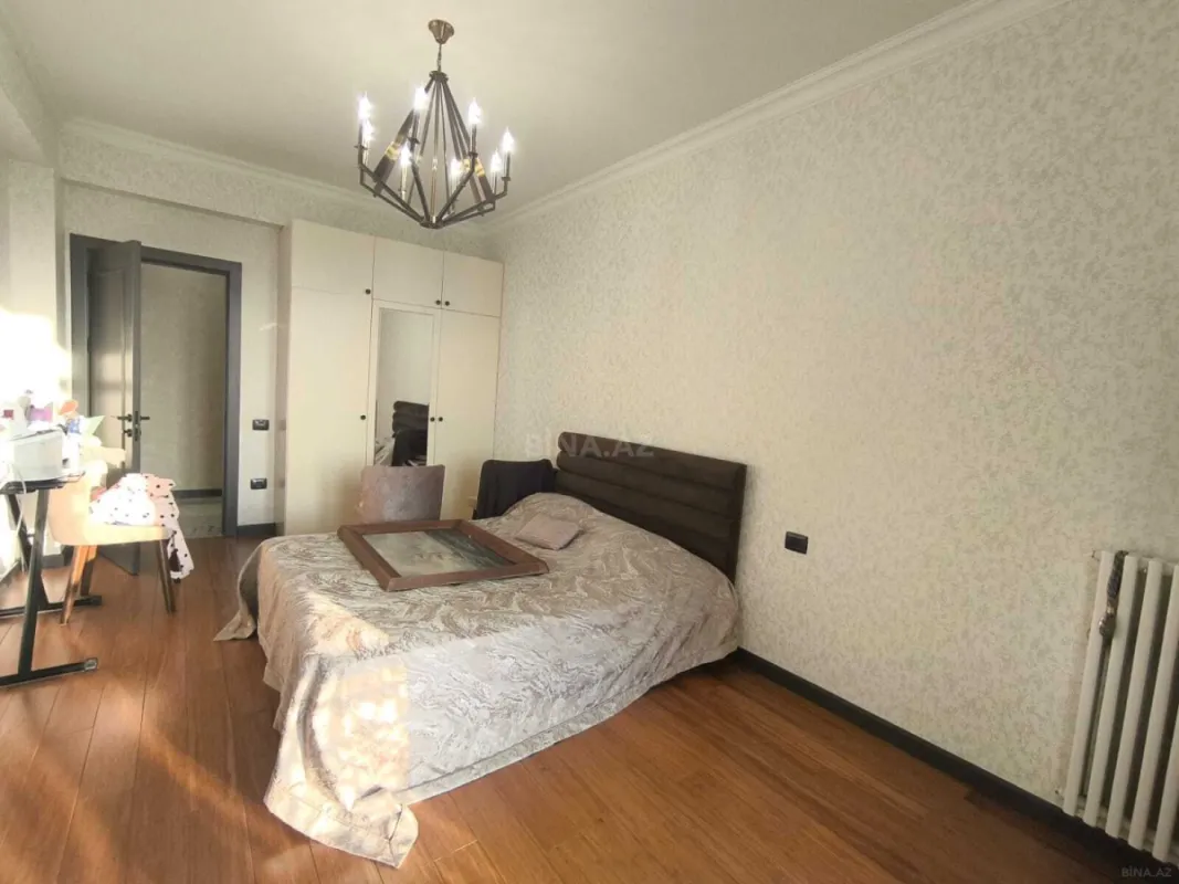 Kirayə verilir 3 otaqlı mənzil 140 m²