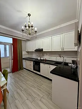 Satılır 3 otaqlı mənzil 110 m²