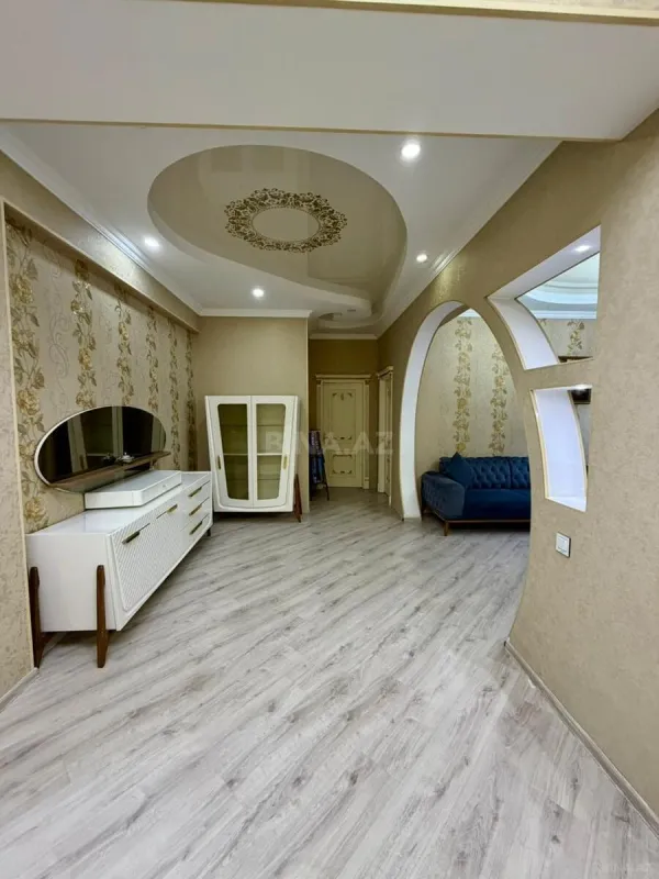 Satılır 3 otaqlı mənzil 110 m²
