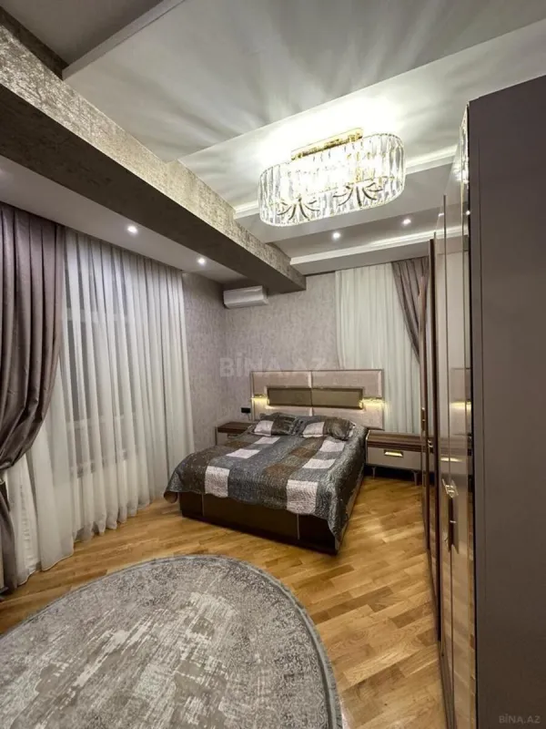 Satılır 3 otaqlı mənzil 125 m²