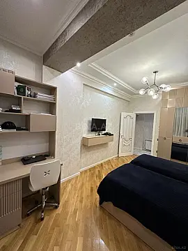 Satılır 3 otaqlı mənzil 125 m²