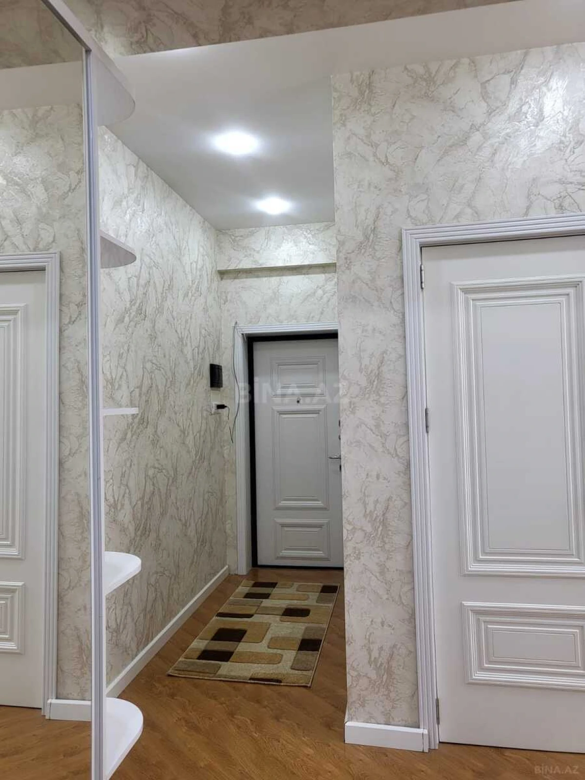 Kirayə verilir 1 otaqlı mənzil 68 m²