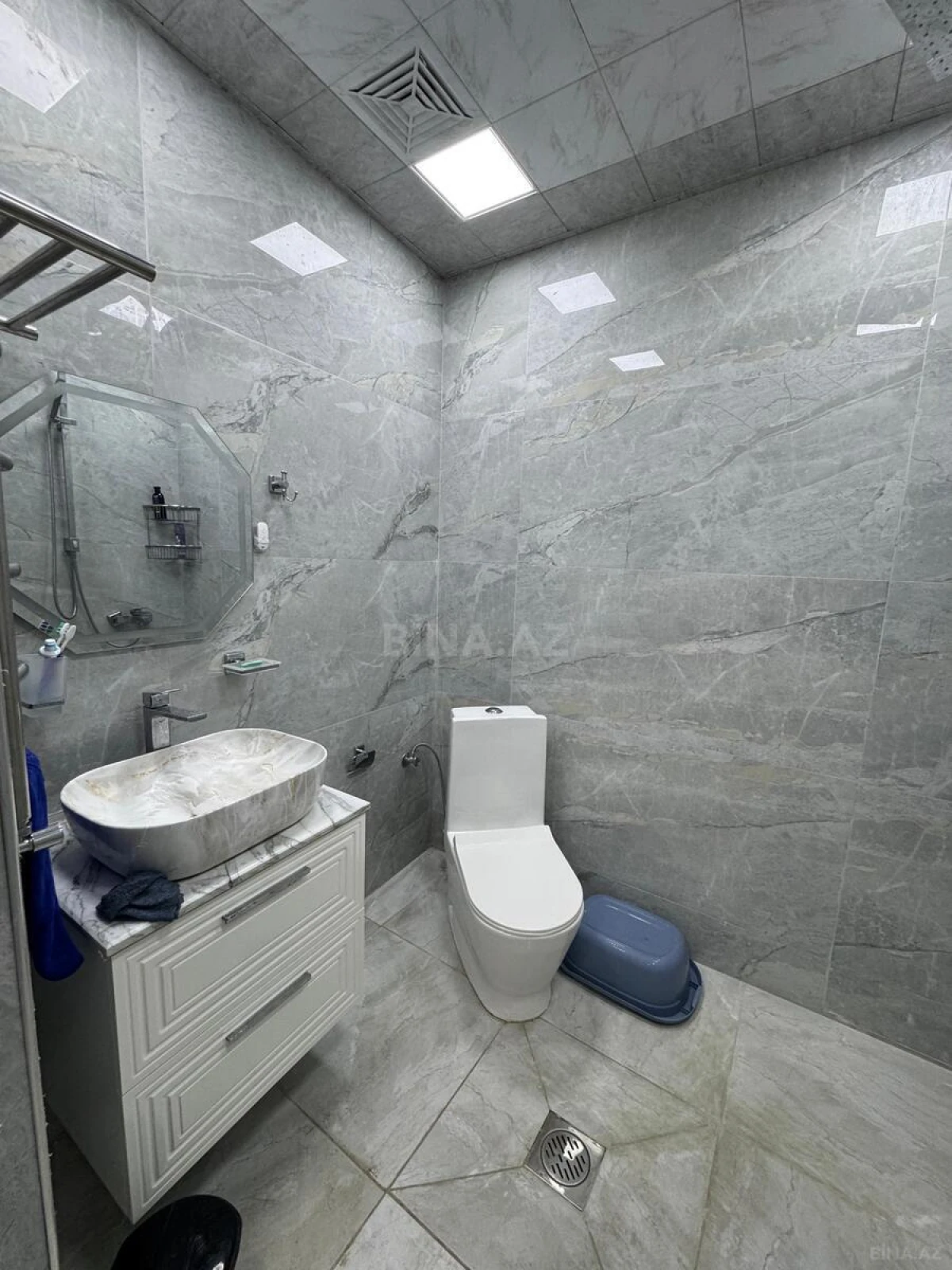 Kirayə verilir 2 otaqlı mənzil 90 m²