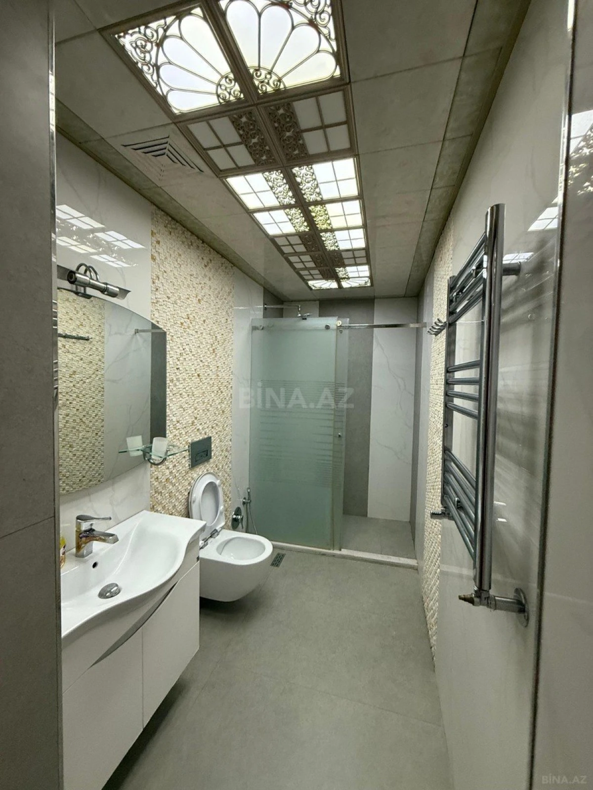 Kirayə verilir 9 otaqlı həyət evi 700 m²