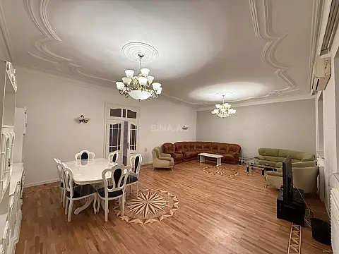 Kirayə verilir 9 otaqlı həyət evi 700 m²