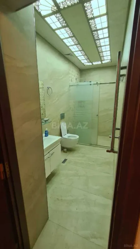 Kirayə verilir 9 otaqlı həyət evi 700 m²