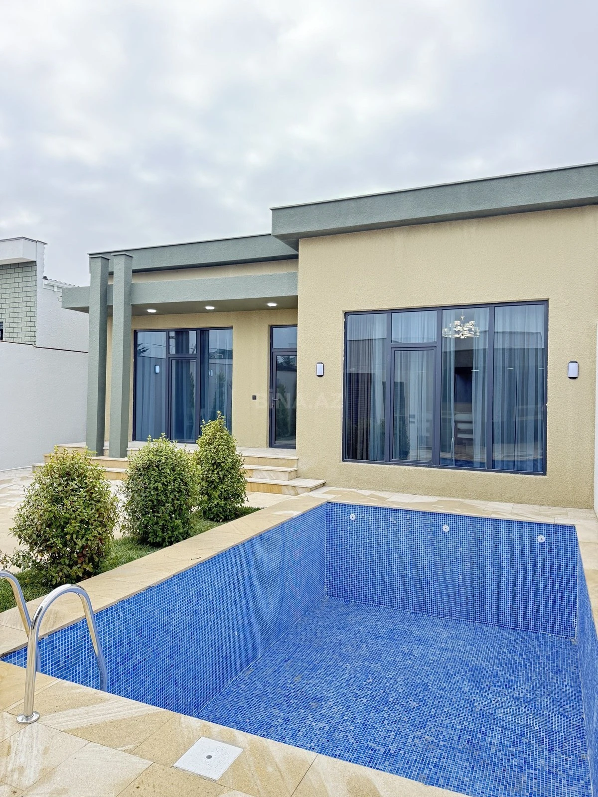 Satılır 4 otaqlı həyət evi 155 m²