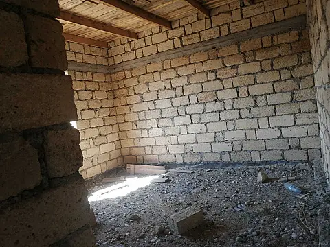 Satılır 3 otaqlı həyət evi 100 m²