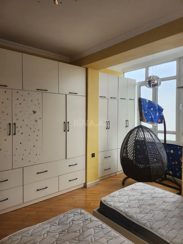 Satılır 3 otaqlı mənzil 120 m²