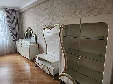 Satılır 3 otaqlı mənzil 120 m²