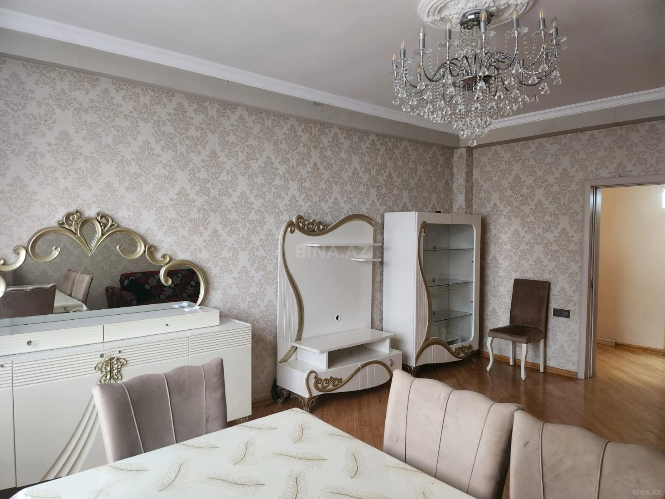 Satılır 3 otaqlı mənzil 120 m²