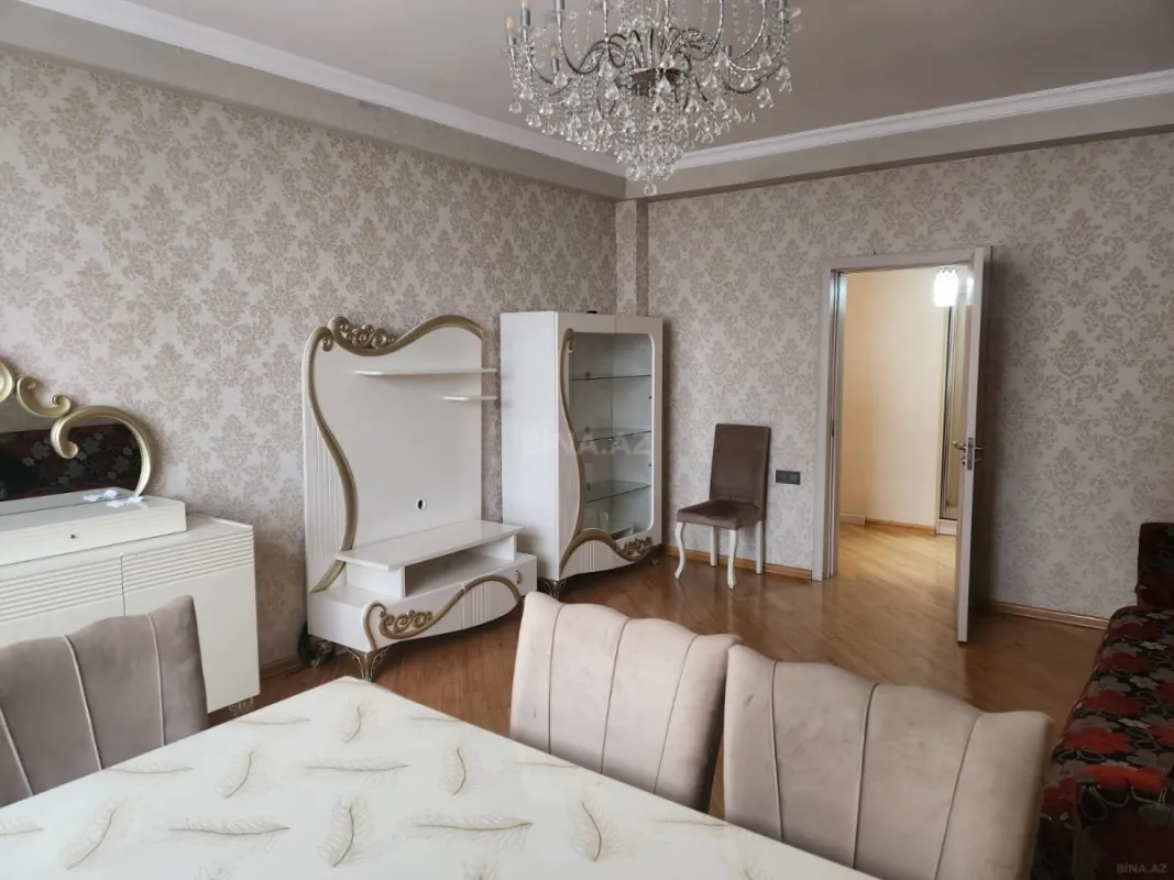 Satılır 3 otaqlı mənzil 120 m²