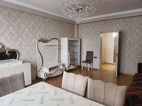 Satılır 3 otaqlı mənzil 120 m²