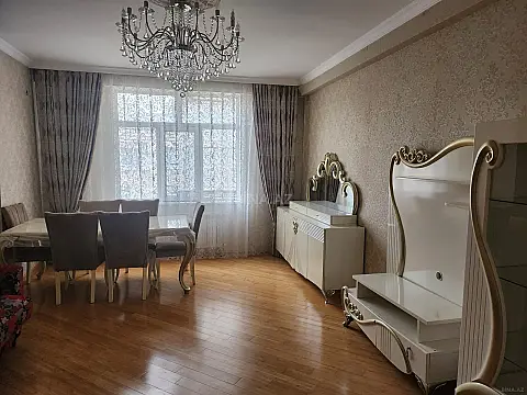 Satılır 3 otaqlı mənzil 120 m²