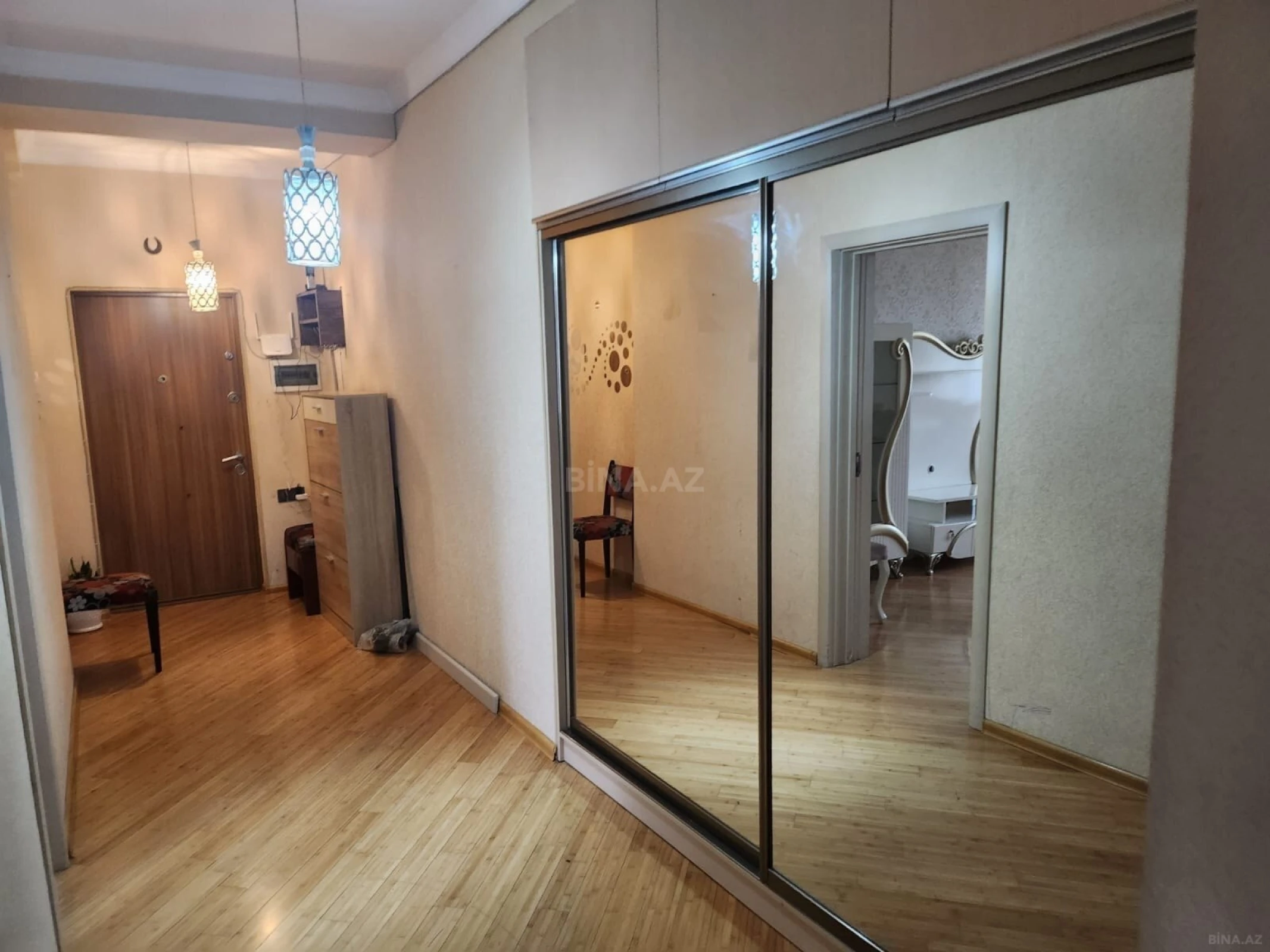 Satılır 3 otaqlı mənzil 120 m²